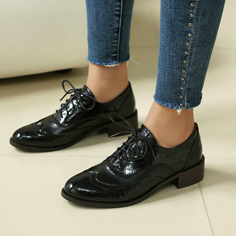 Damen Brogue Oxford Schuhe mit – Oxford Lace Up Women Bewertung und Preis