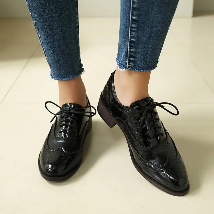 Schnürschuhe mit niedrigem Abs – Oxford Lace Up Women Bewertung und Preis