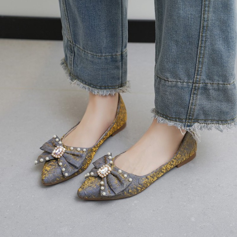 Flache Glänzende Damenschuhe 2 – Pointed Toe Flat Bewertung und Preis
